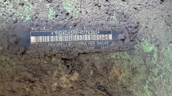 Image of John Deere R4045 equipment image 4