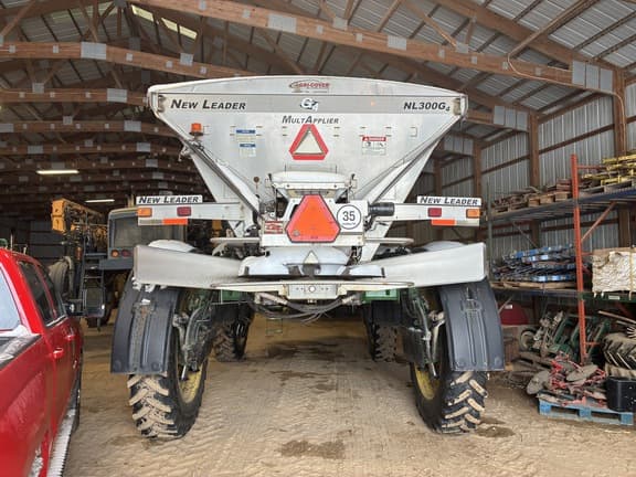 Image of John Deere R4045 equipment image 4