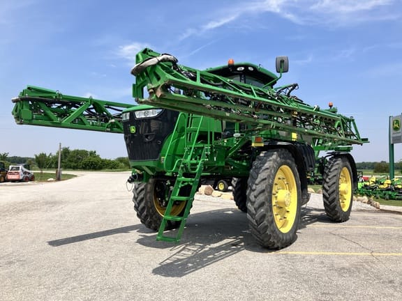 2017 John Deere R4045 Equipment Image0