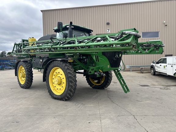 2017 John Deere R4045 Equipment Image0