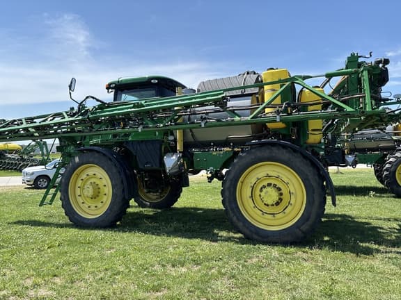 Image of John Deere R4045 equipment image 2
