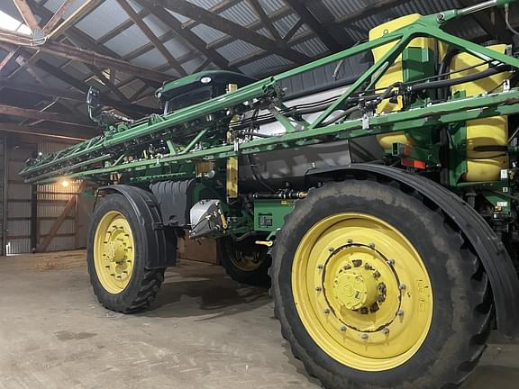 Image of John Deere R4045 equipment image 4