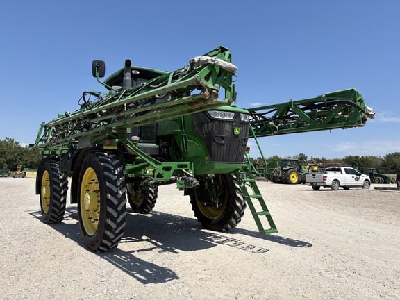 2017 John Deere R4045 Equipment Image0