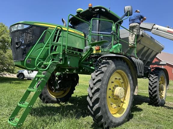 Image of John Deere R4045 equipment image 1