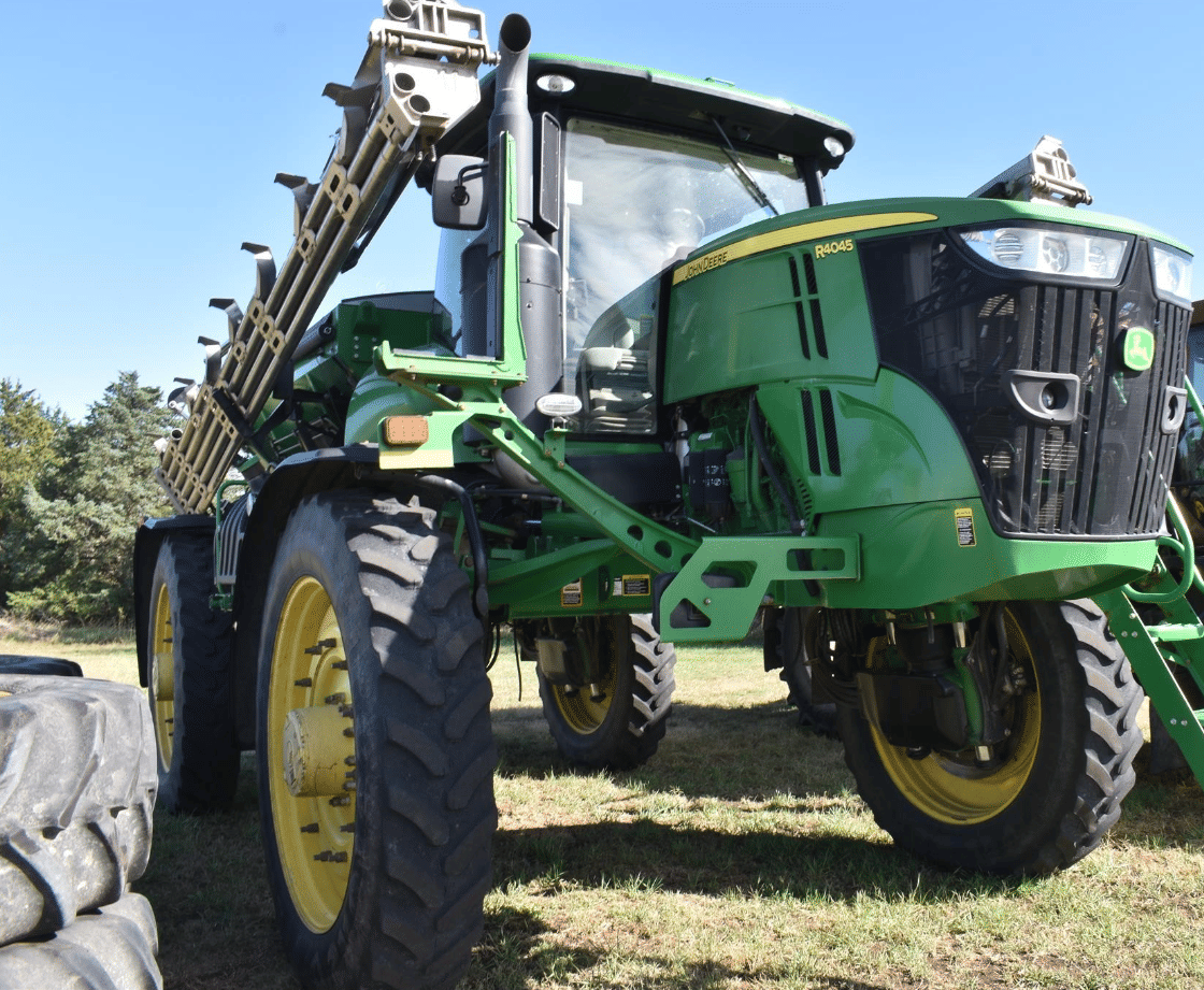 Main image John Deere R4045