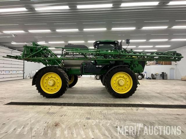 Image of John Deere R4045 equipment image 4