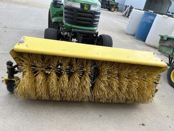Main image John Deere 52" Broom