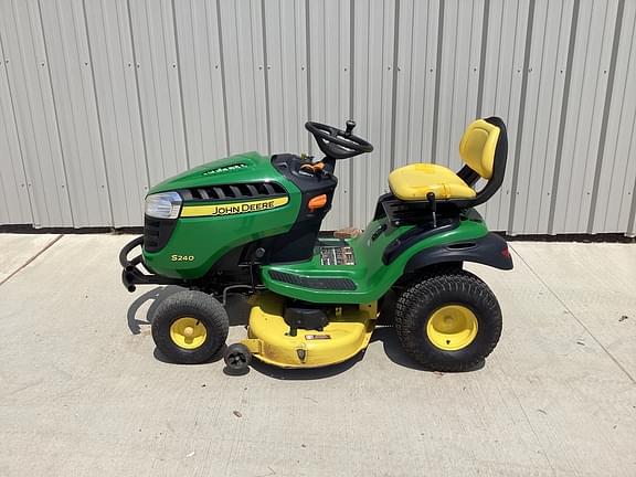 Image of John Deere S240 Primary image