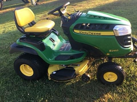 Image of John Deere S240 equipment image 4