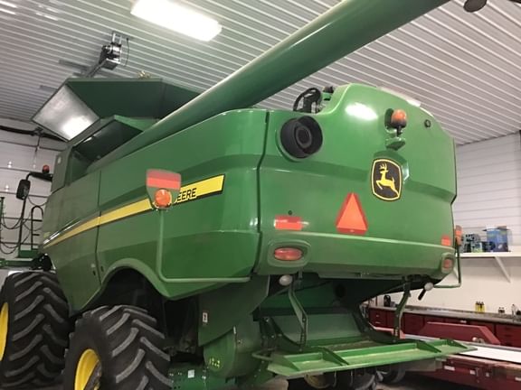 Main image John Deere S650