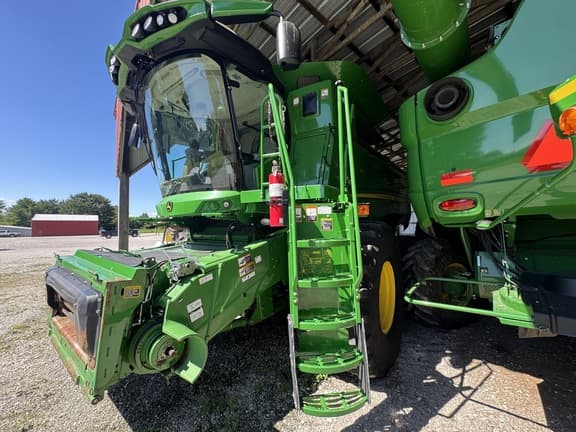 Image of John Deere S660 equipment image 2