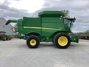 Main image John Deere S660 4