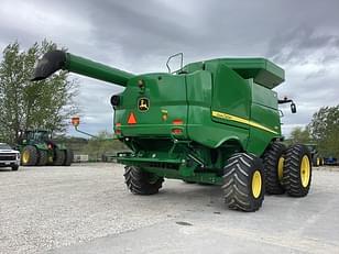 Main image John Deere S660 7