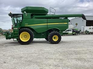 Main image John Deere S660 8