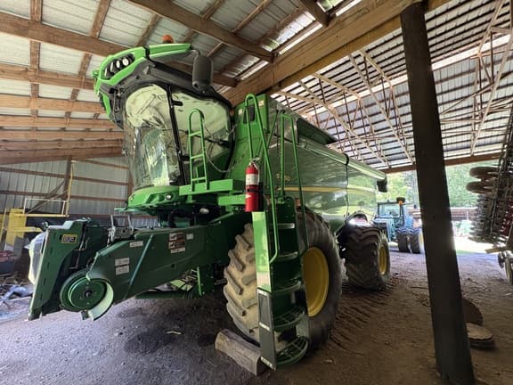 Image of John Deere S660 equipment image 4