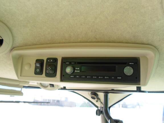 Main image John Deere S660 32