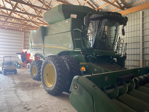2017 John Deere S660 Equipment Image0
