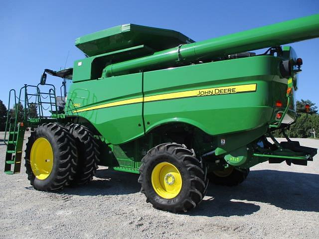 Image of John Deere S660 equipment image 4