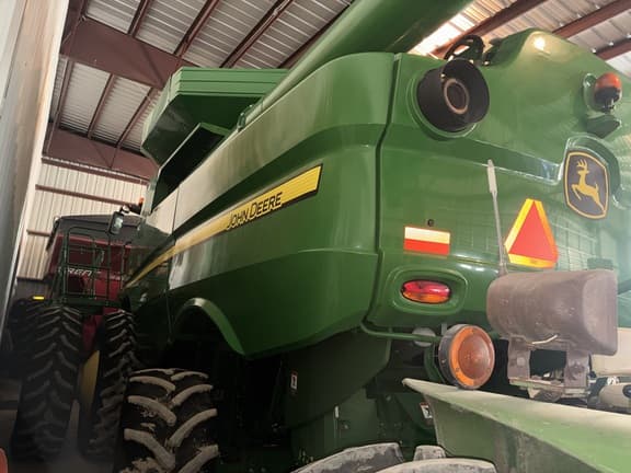 Image of John Deere S660 equipment image 2