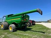 Thumbnail image John Deere S660 5