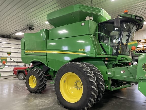 Main image John Deere S660