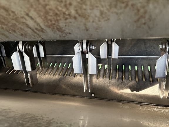 Image of John Deere S660 equipment image 2