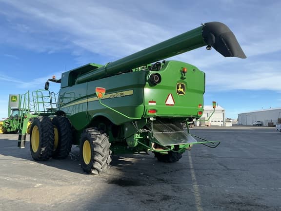 Image of John Deere S670 equipment image 2
