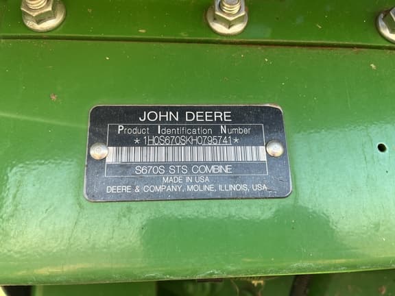 Image of John Deere S670 equipment image 3