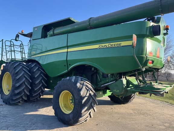 Image of John Deere S670 equipment image 1