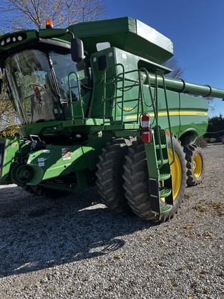 Image of John Deere S670 Image 0