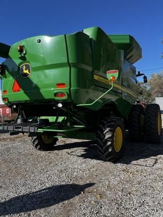 Image of John Deere S670 Image 1