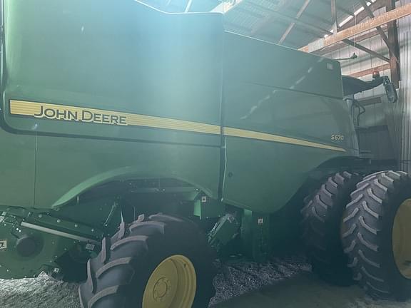 Image of John Deere S670 equipment image 2