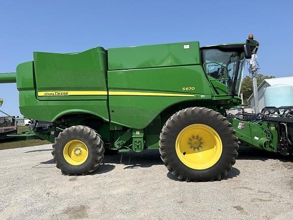 Image of John Deere S670 equipment image 4