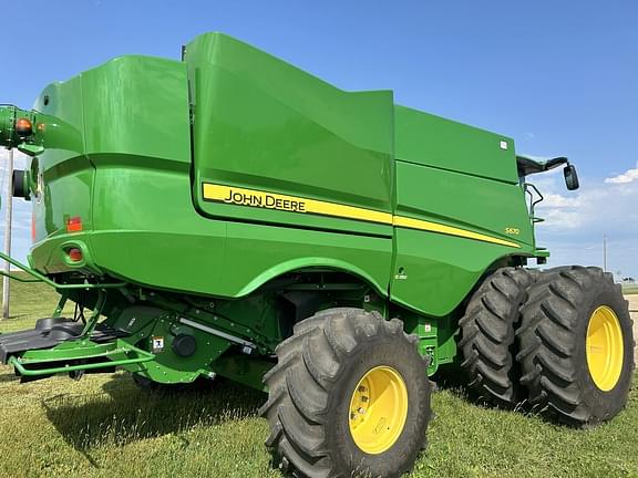 Image of John Deere S670 equipment image 3