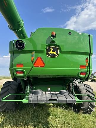 Image of John Deere S670 equipment image 4