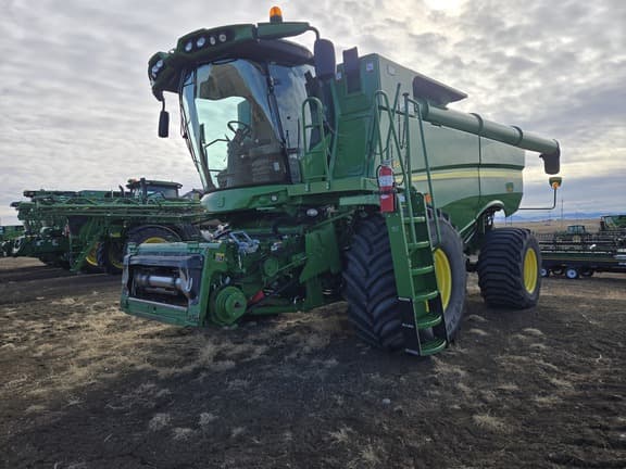 Image of John Deere S670 equipment image 3