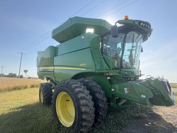 Image of John Deere S670 equipment image 2