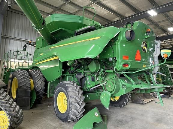 Image of John Deere S670 equipment image 2