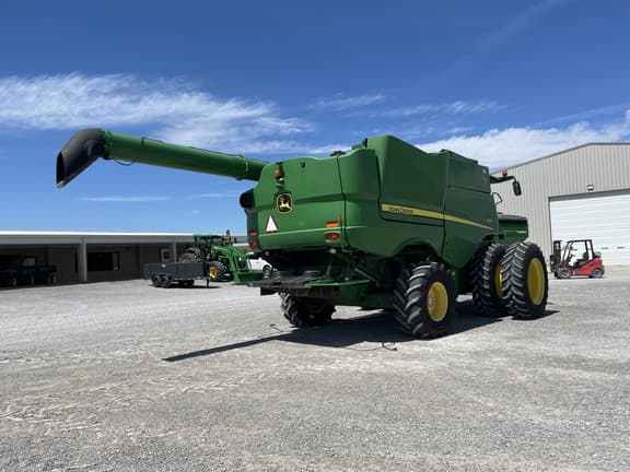 Image of John Deere S670 equipment image 4