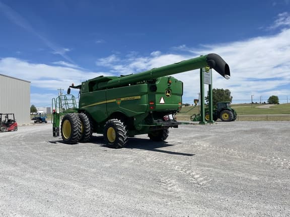 Image of John Deere S670 equipment image 2