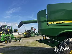 Main image John Deere S670 19