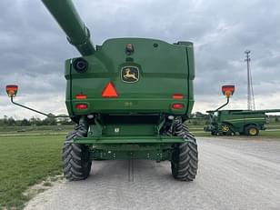 Main image John Deere S670 5