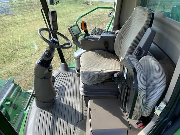 Main image John Deere S670 10
