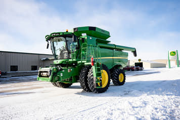 Main image John Deere S670