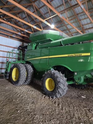 2017 John Deere S670 Image
