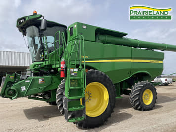 Main image John Deere S670