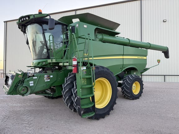 2017 John Deere S670 Equipment Image0