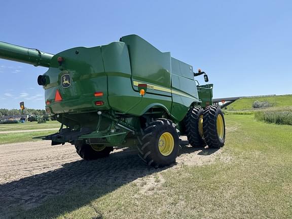 Image of John Deere S670 equipment image 2