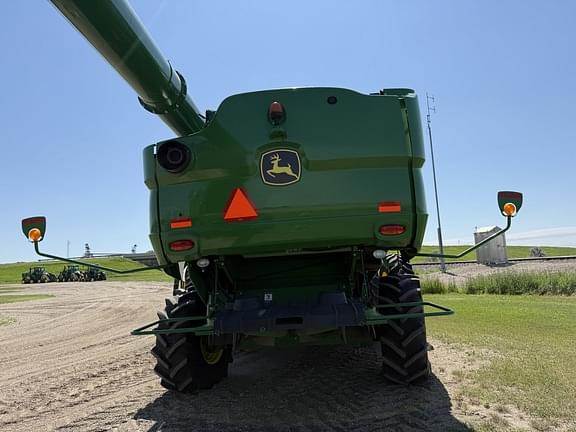 Image of John Deere S670 equipment image 3