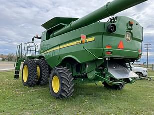 Main image John Deere S670 6